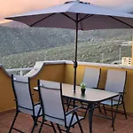 With A Serene Ocean And Mountain View Lejlighed Costa Adeje (Tenerife)