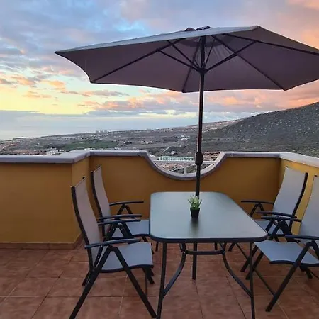 Apartment With A Serene Ocean And Mountain View *
