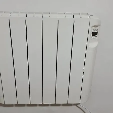 Lejlighed With A Serene Ocean And Mountain View