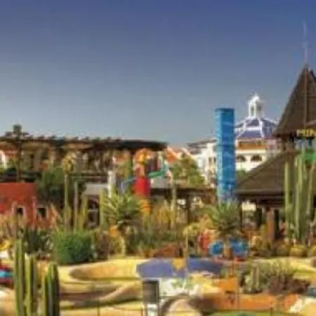 With A Serene Ocean And Mountain View Апартаменты